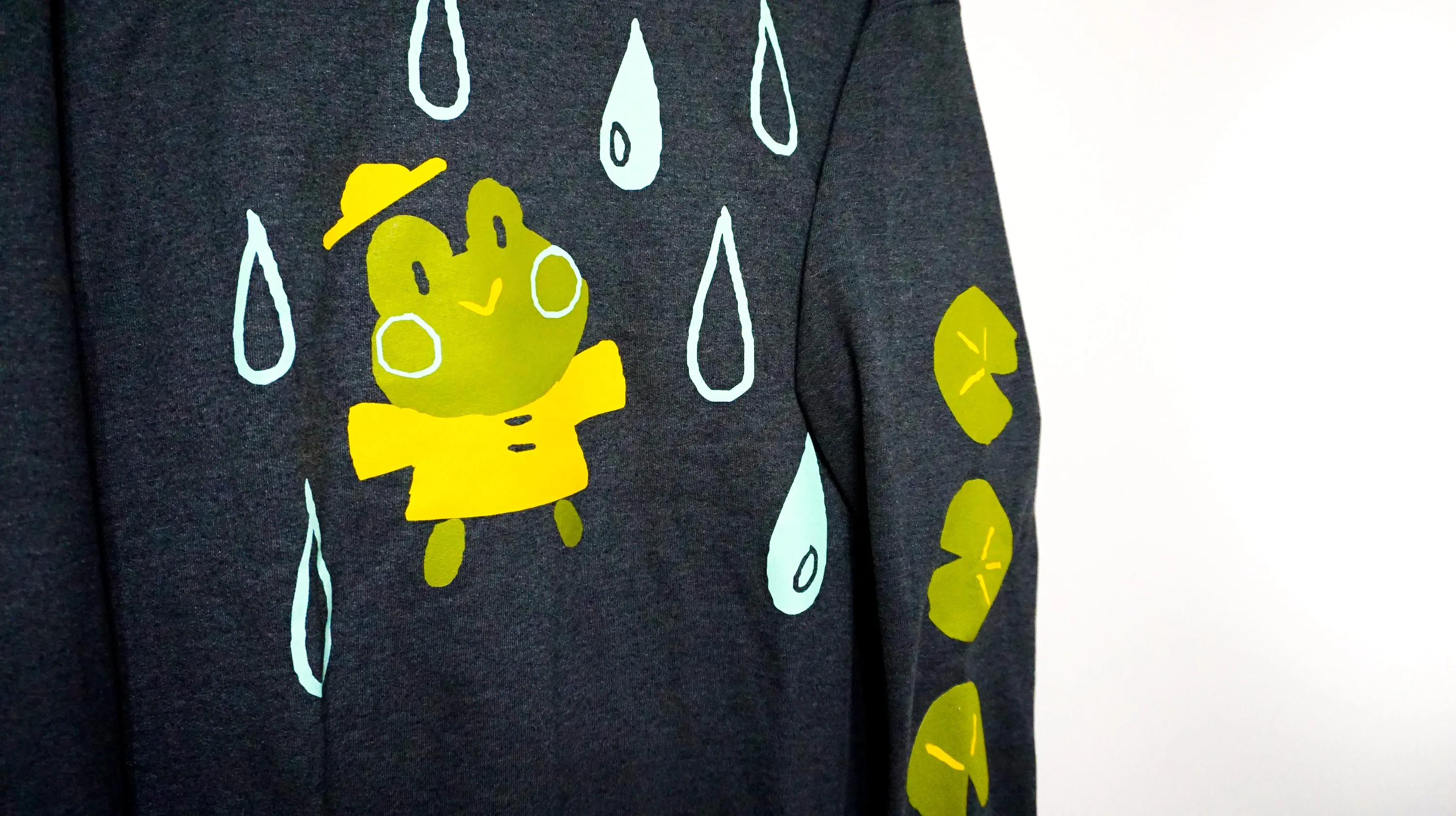 FROG RAIN sweater